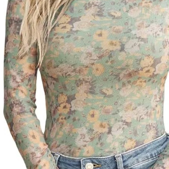 Sheer layering tops and floral - Picture 6 of 7